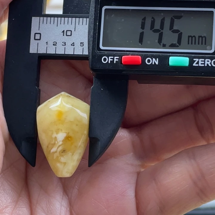 【闪购商品】琥珀裸石未镶嵌23号杂