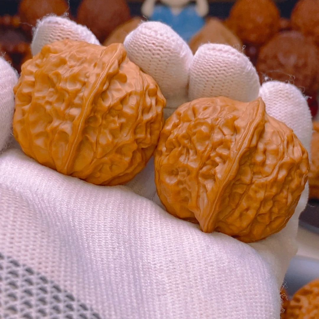 文玩核桃吊坠天花板级 黄松峪元宝