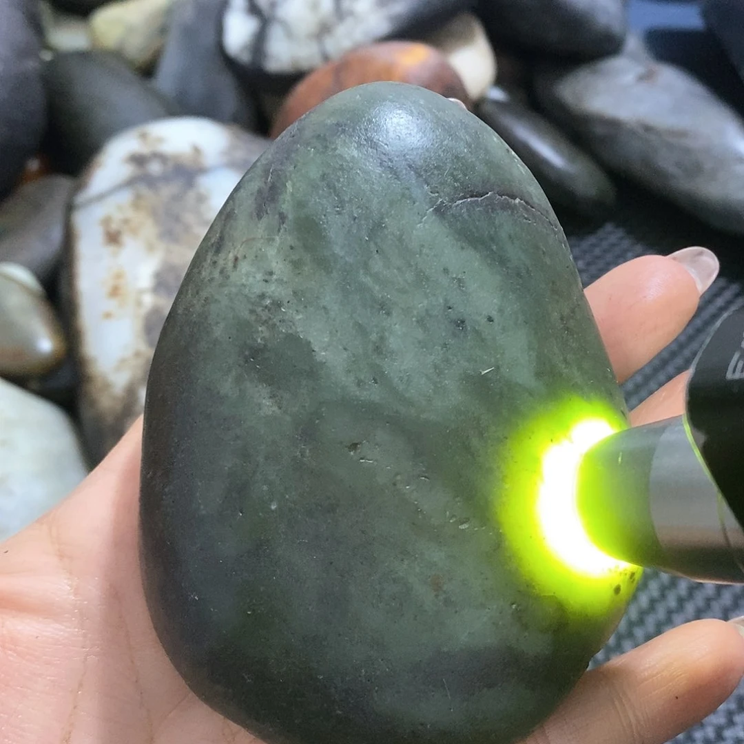 未镶嵌和田玉（糖玉）挂件