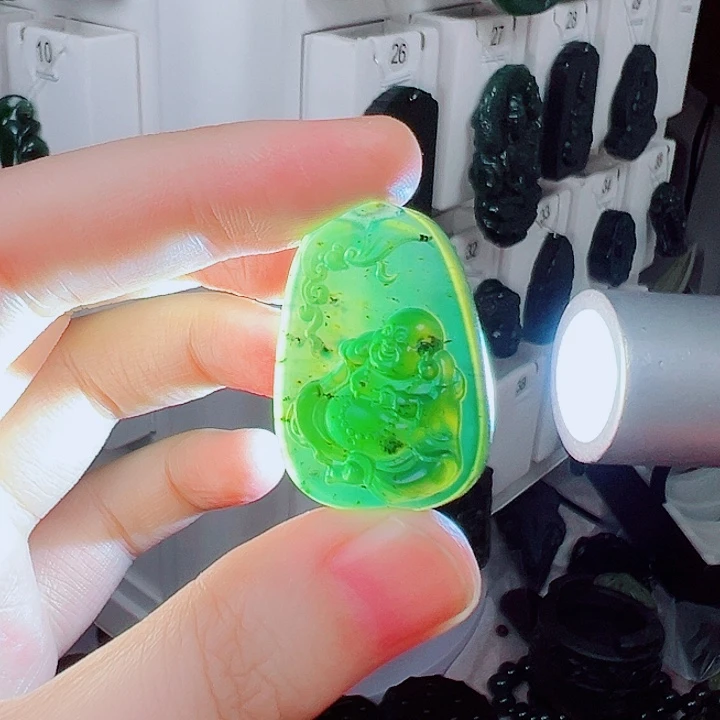 蛇纹石玉颈饰未镶嵌