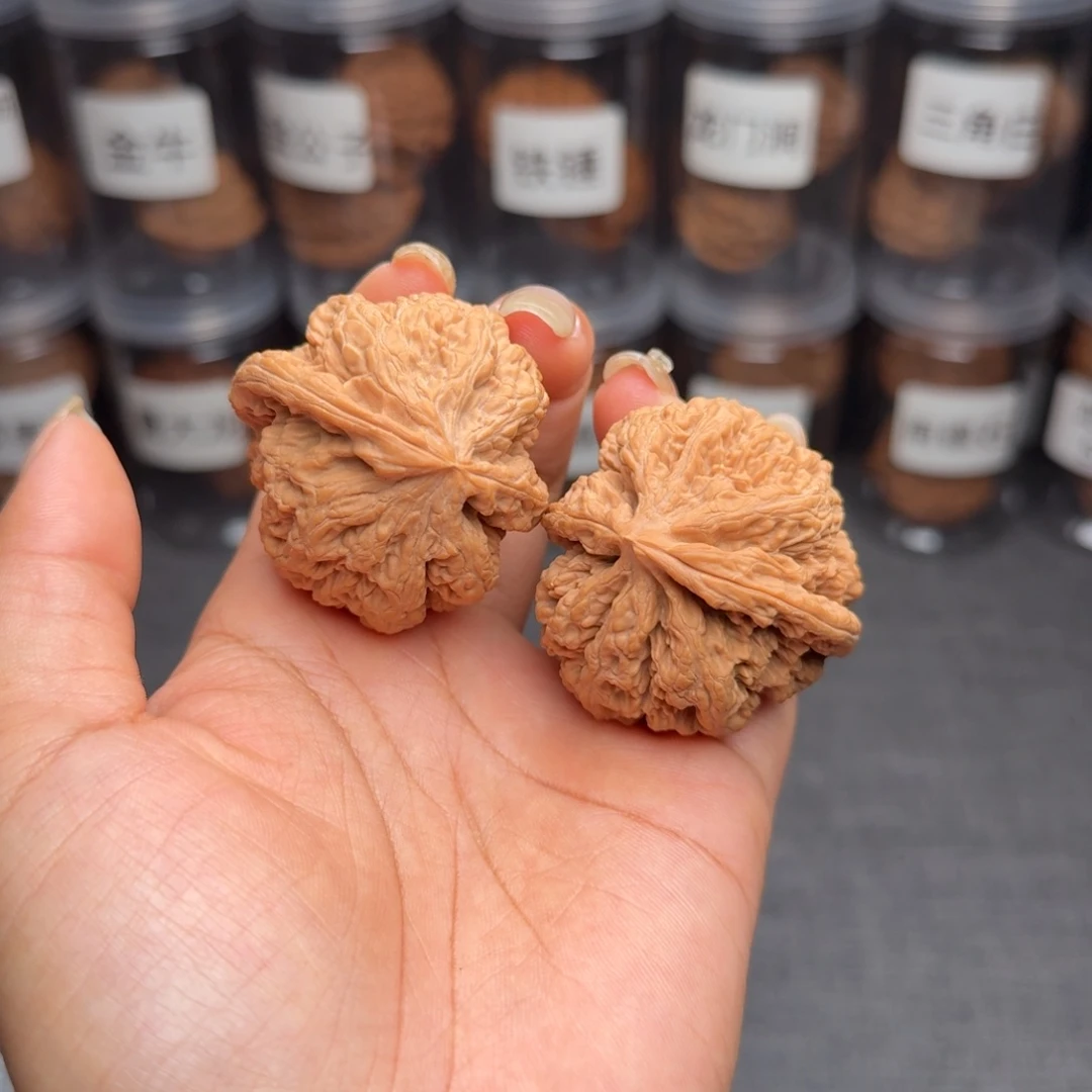 把件文玩核桃座山雕