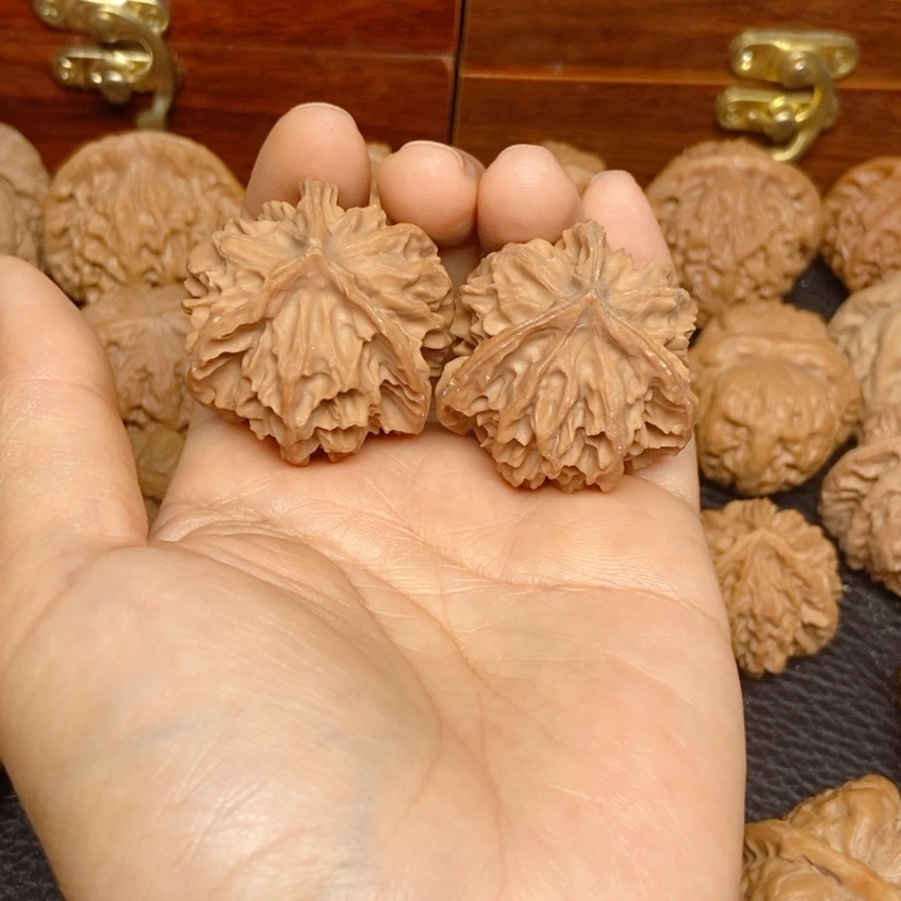 【闪购商品】吊坠文玩核桃皮**6三棱36