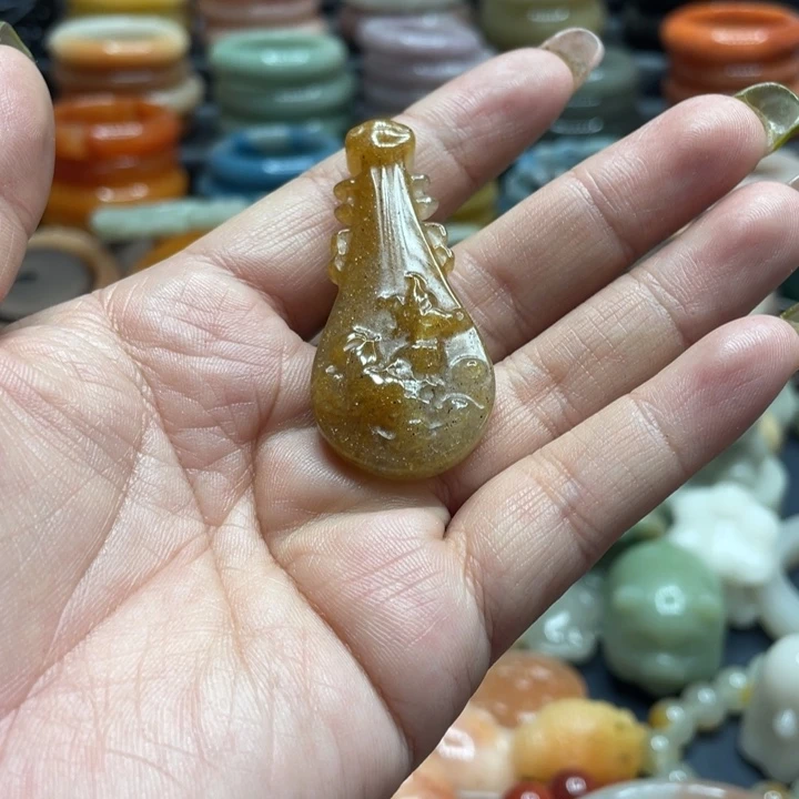 颈饰合金石英质玉