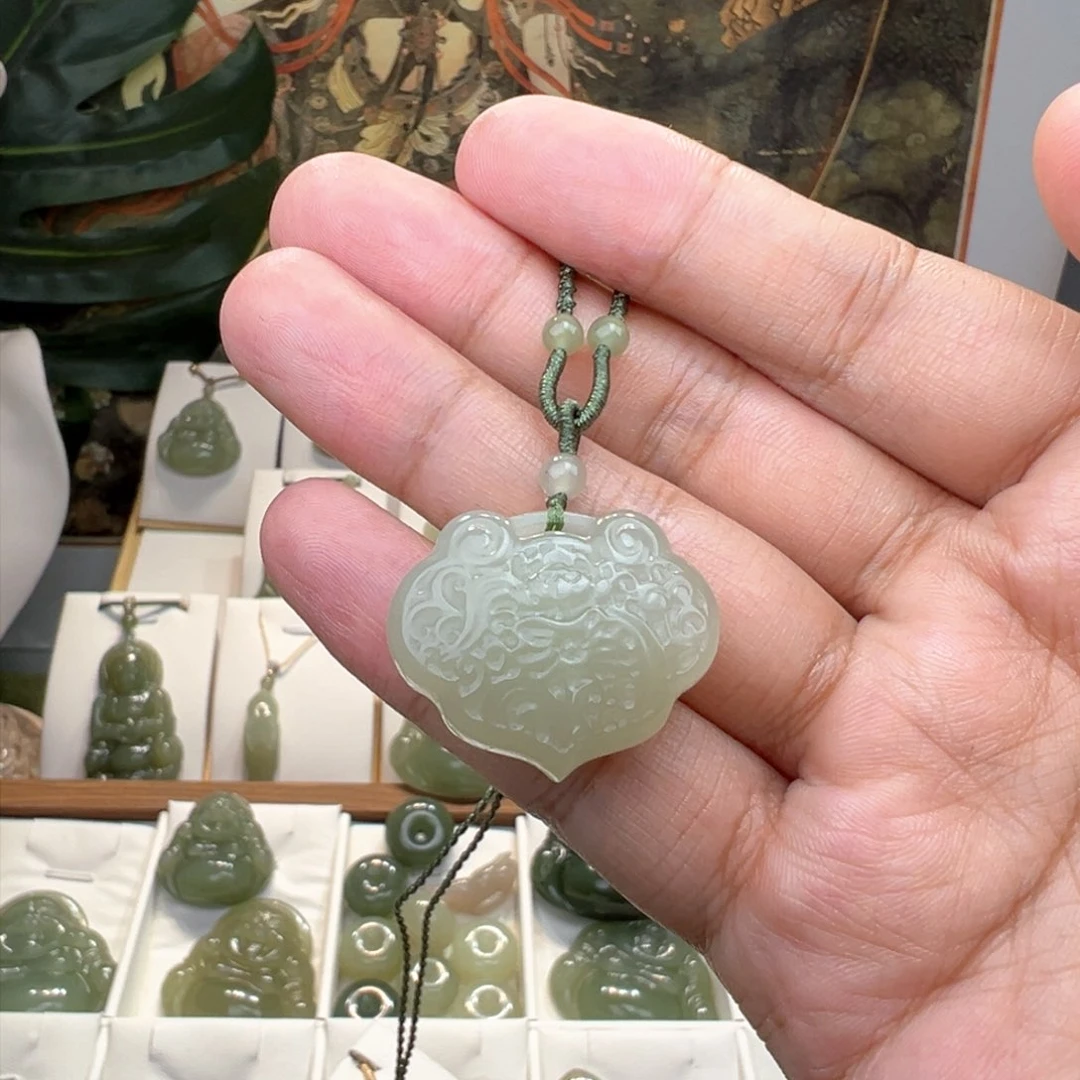 和田玉吊坠(不含链)未镶嵌尹*几28mm锁