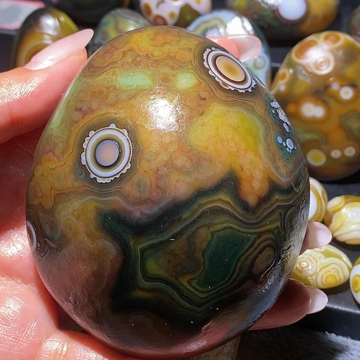 帅***蝠玛瑙/玉髓未镶嵌珠宝奇石