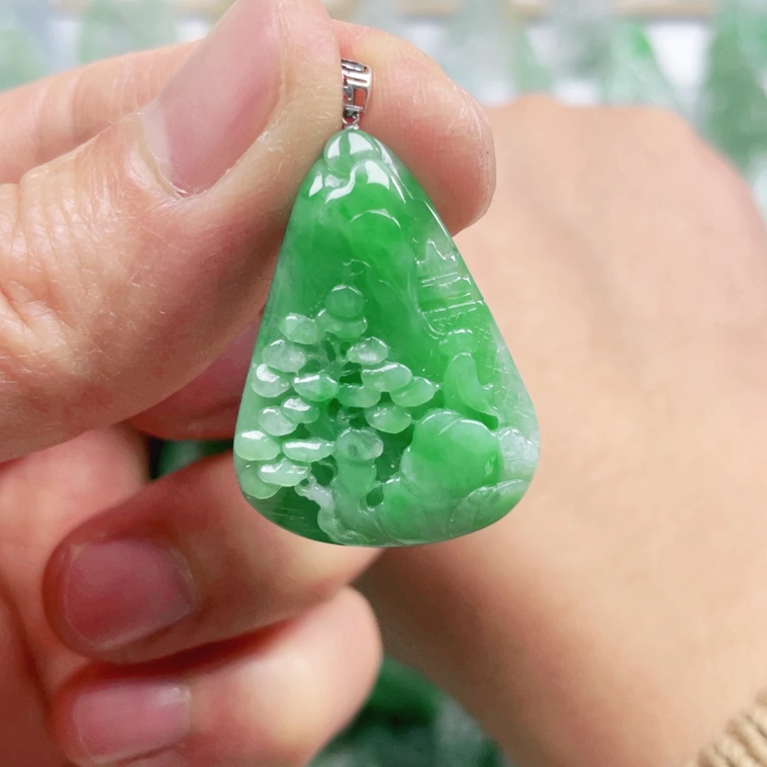 翡翠吊坠(不含链)18K金镶嵌