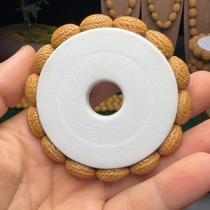 小***鞋手串桃核麦穗钱袋子