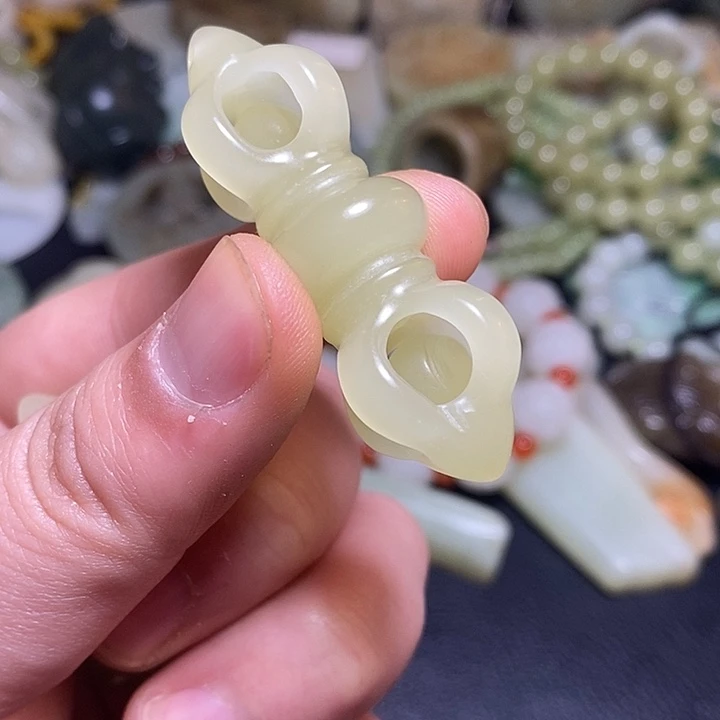 和田玉（糖玉）未镶嵌颈饰