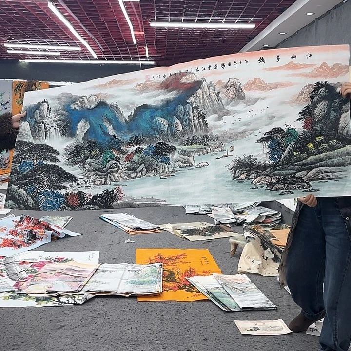 国画无毛或近于被白色短