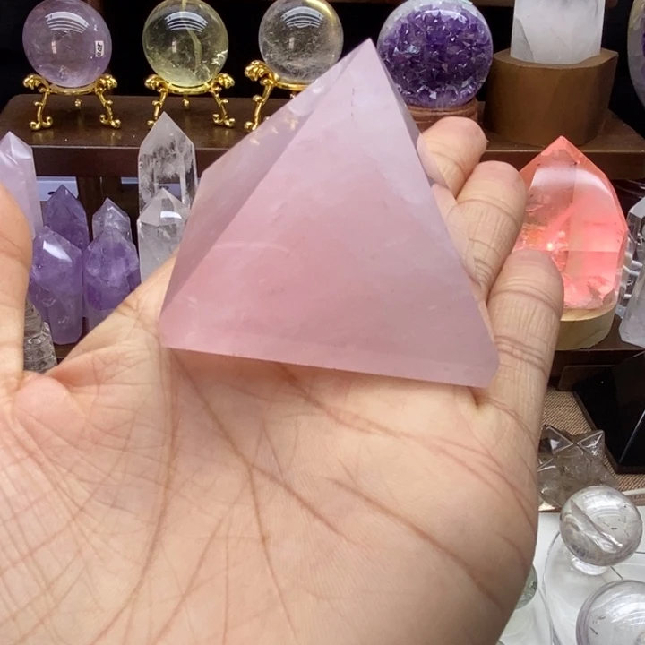 水晶未镶嵌摆件天然粉水晶金字塔