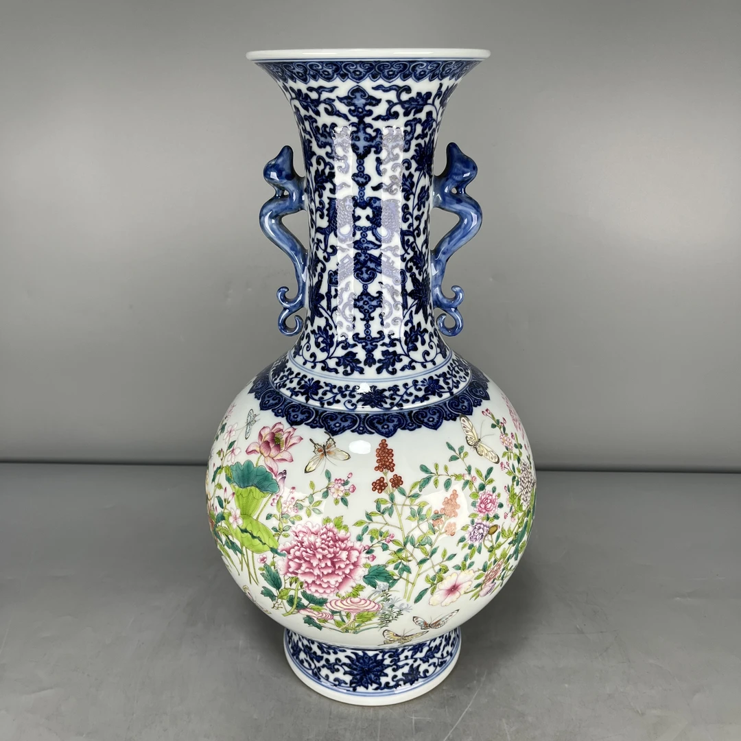 仿古瓷 仿古大清乾隆年制青花缠枝粉彩蝶恋花纹双耳瓶