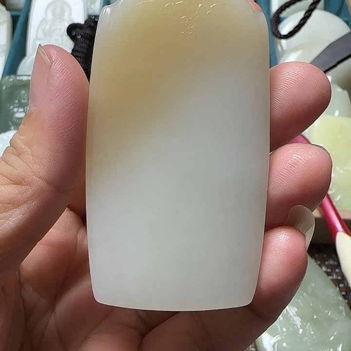 老***板颈饰未镶嵌和田玉