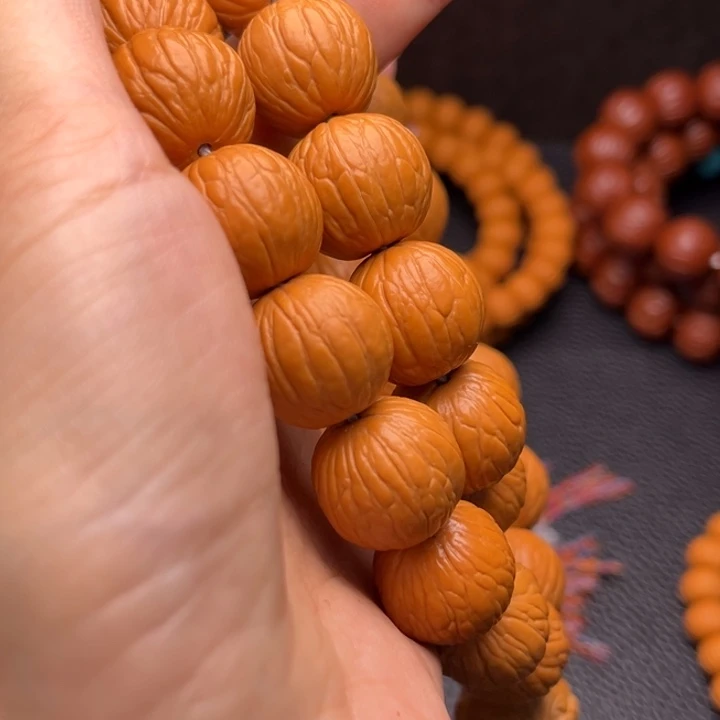 猴头核桃手串聚宝盆脖挂68颗17尺寸