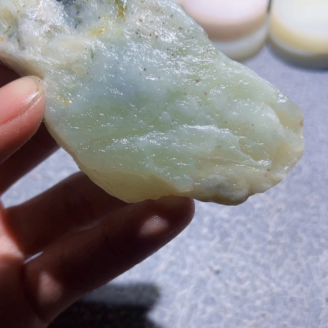 和田玉（糖玉）未镶嵌珠宝奇石