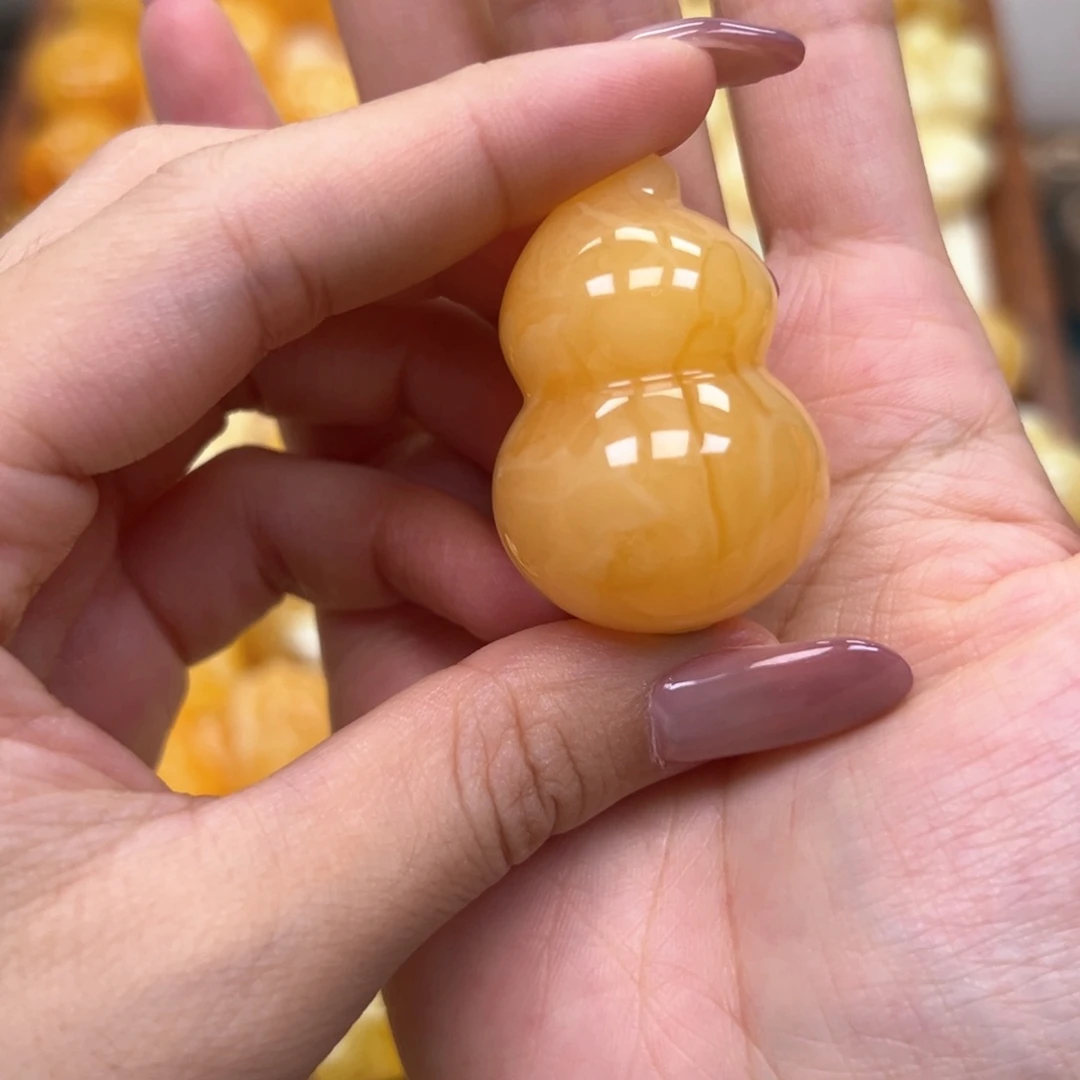 呼***啦琥珀颈饰未镶嵌蜜蜡