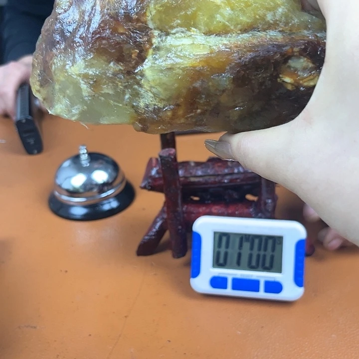 蛇纹石玉原石未镶嵌跑**哥110