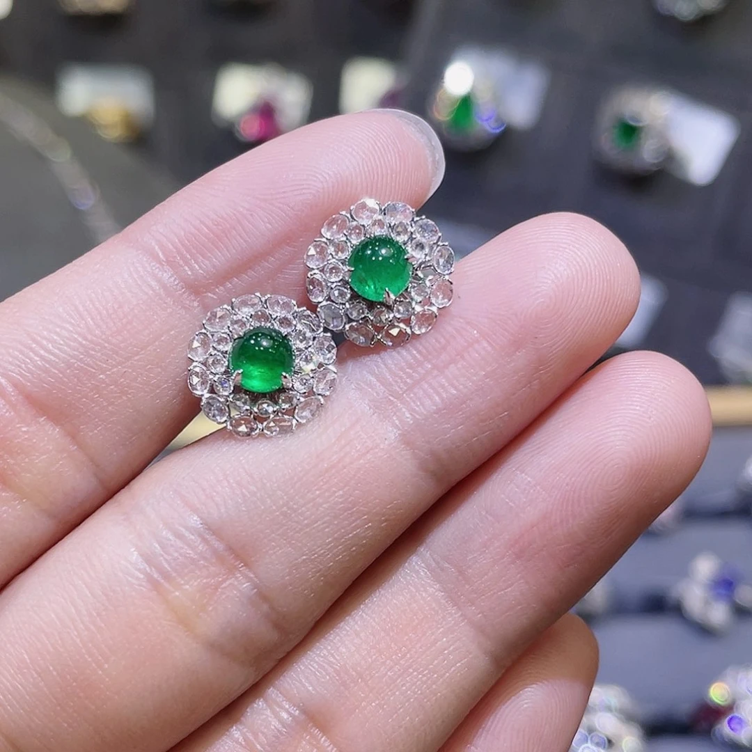 祖母绿耳钉18K金镶嵌1.01ct