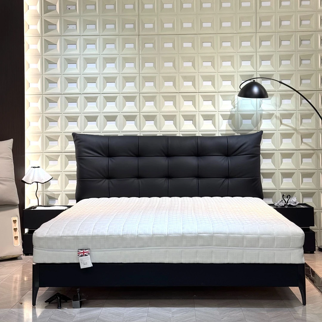 大黑熊｜主卧皮床｜羽绒靠包｜橡胶木排骨架｜碳素钢脚｜榫卯框架 139#