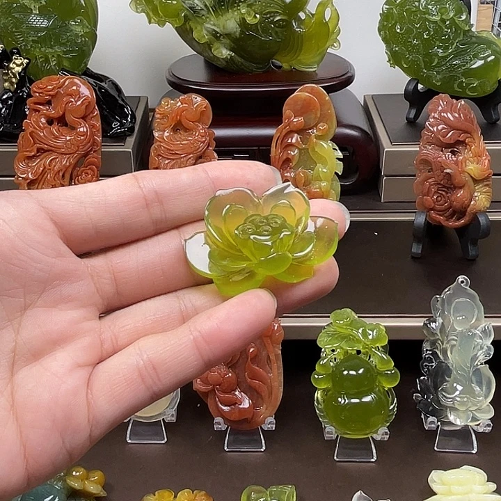 安****蛇纹石玉未镶嵌颈饰