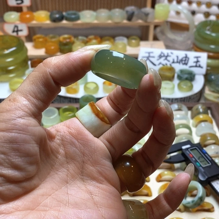 盆***生岫玉未镶嵌戒指岫玉精品指环