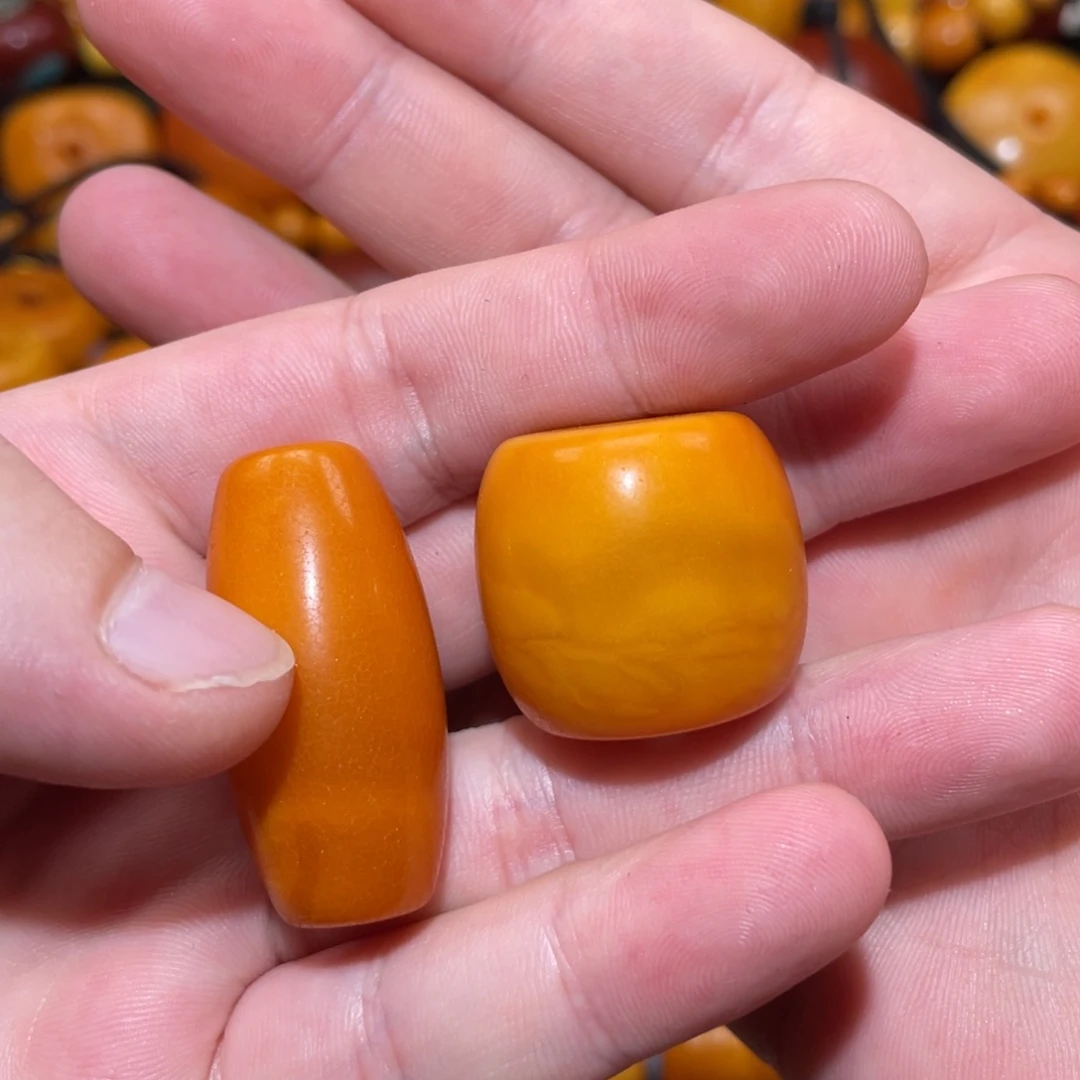 玩***人未镶嵌琥珀裸石两颗
