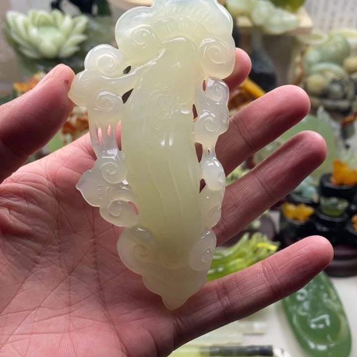 蛇纹石玉未镶嵌四大名玉手把