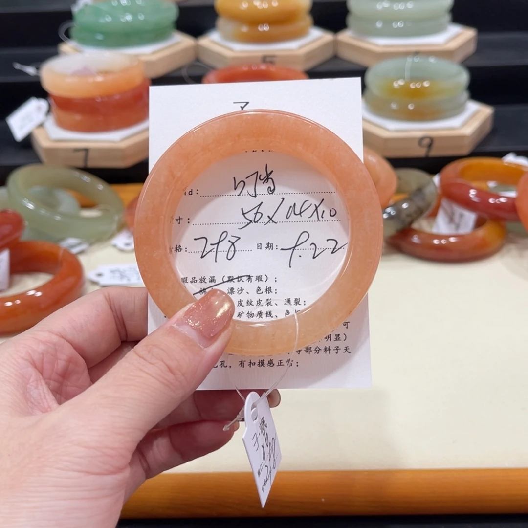 未镶嵌手镯石英质玉叮*