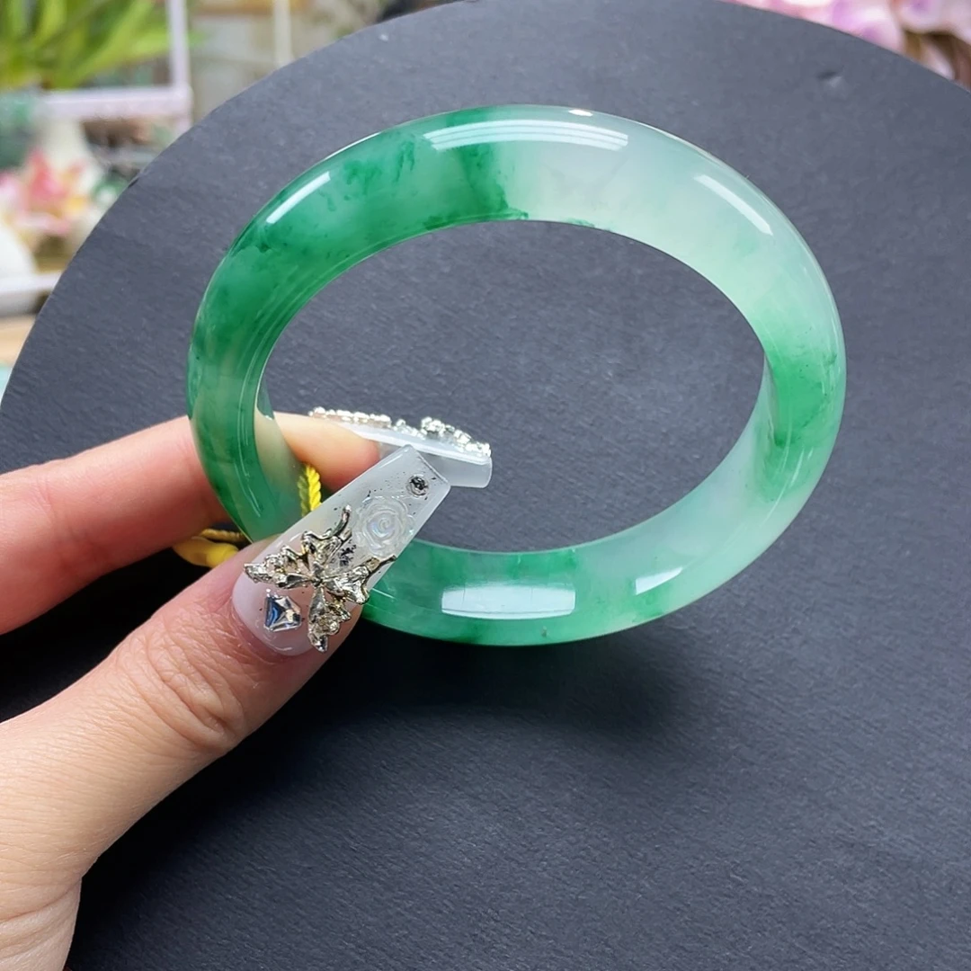 石英质玉未镶嵌手镯61.5