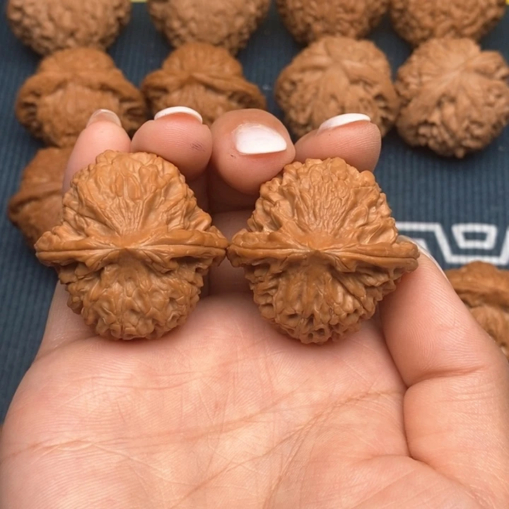 文玩核桃吊坠安***?核王36