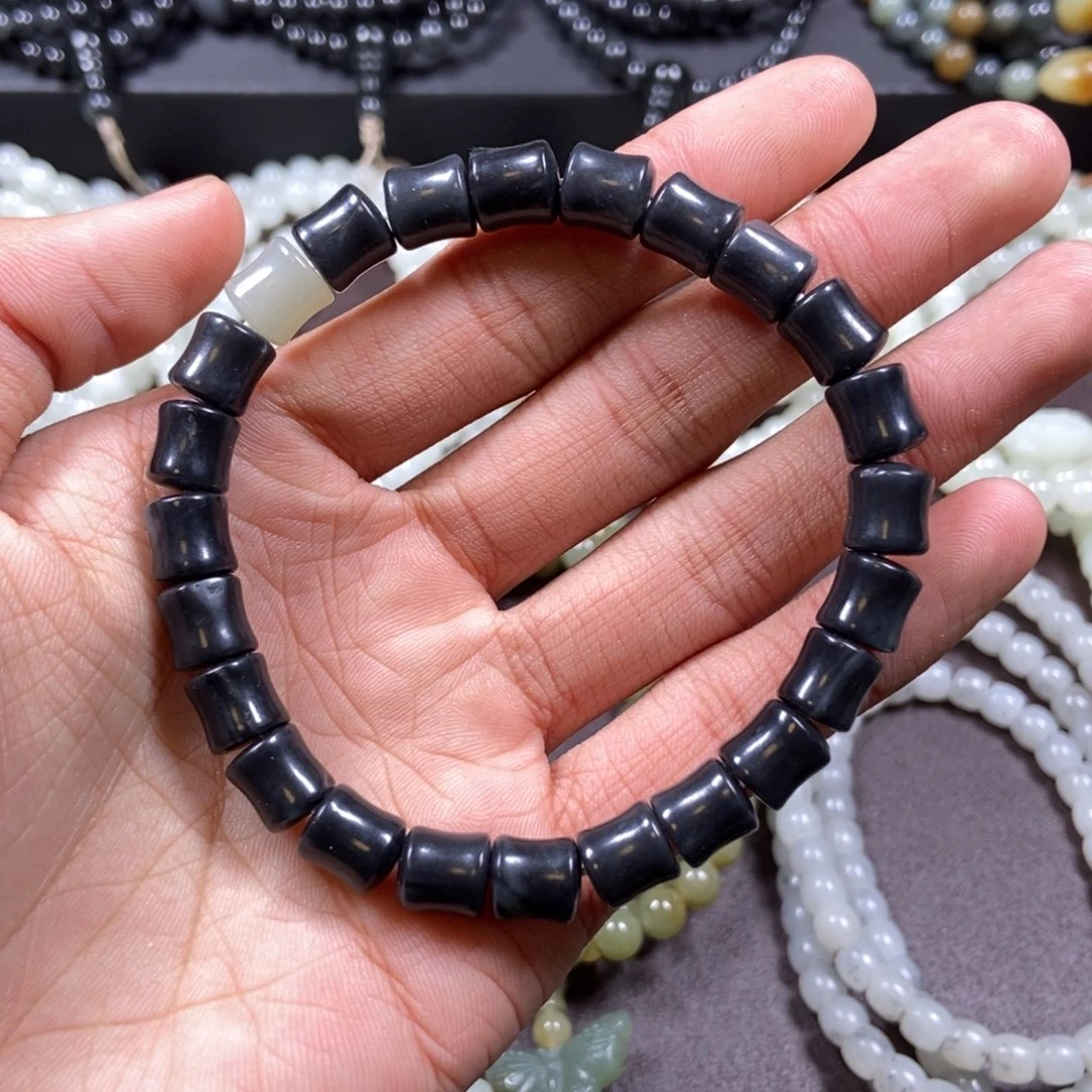 和田玉未镶嵌把件