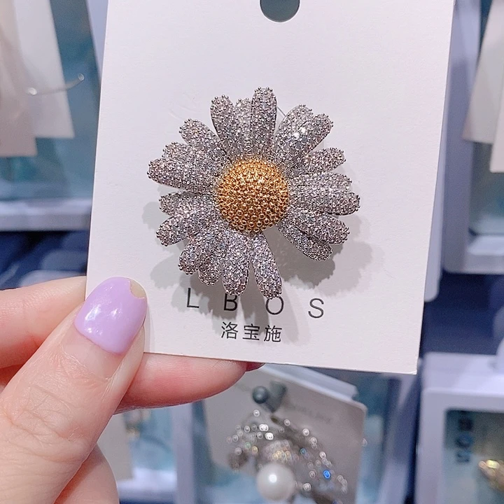 锆石铜合金小雏菊胸针