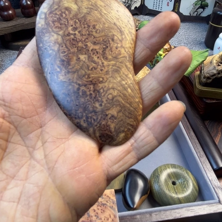 刺猬紫檀（非洲黄花梨）影木瘤疤刮痧板