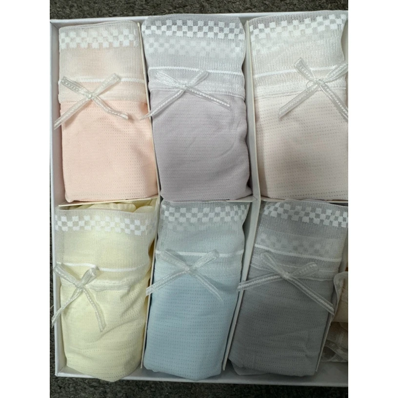 中腰柔软高弹无痕蕾丝边内裤8条