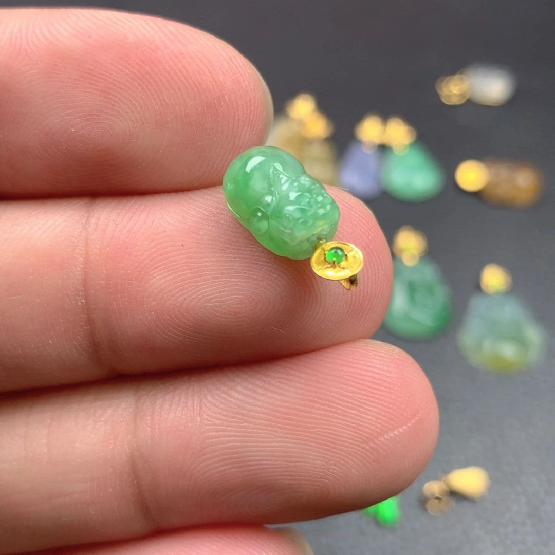 【闪购商品】颈饰18K金镶嵌翡翠翡翠