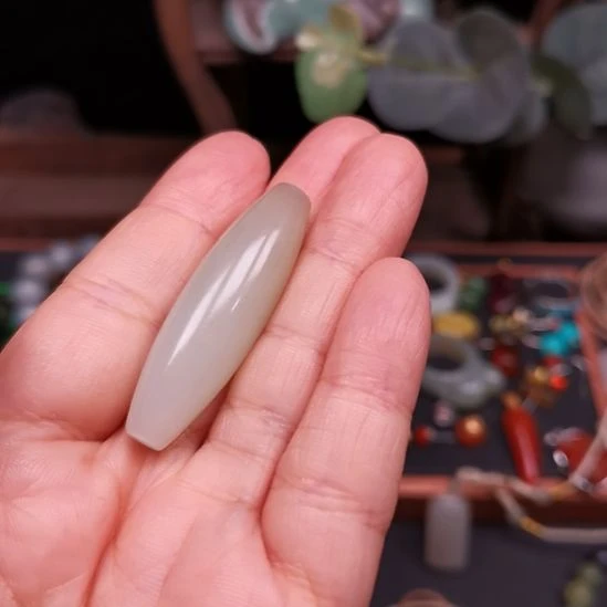 不***鸟和田玉未镶嵌颈饰