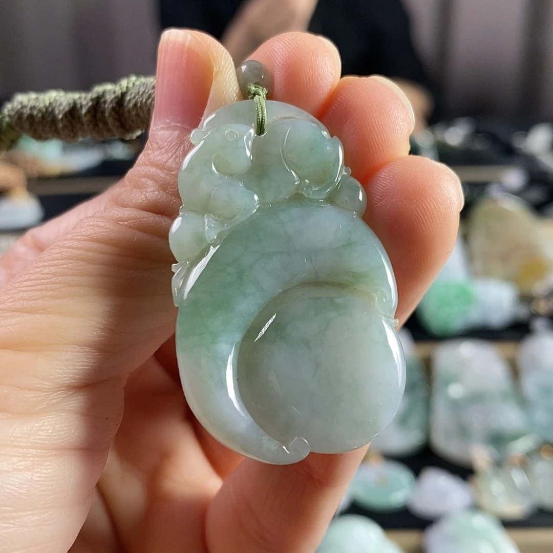 翡翠未镶嵌颈饰吊坠