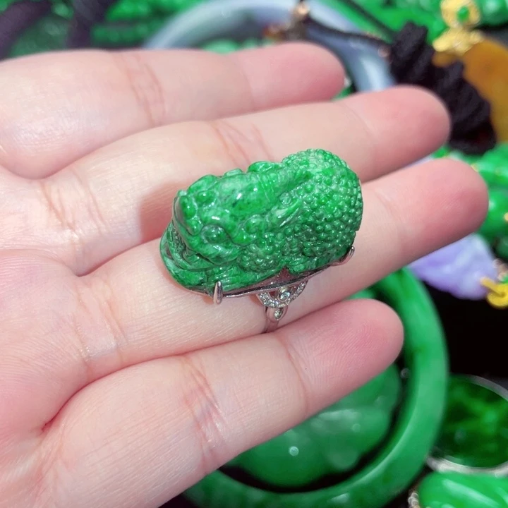 翡翠未镶嵌戒指戒指