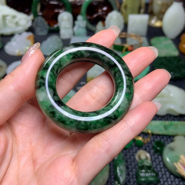 拾***宝翡翠未镶嵌挂件清