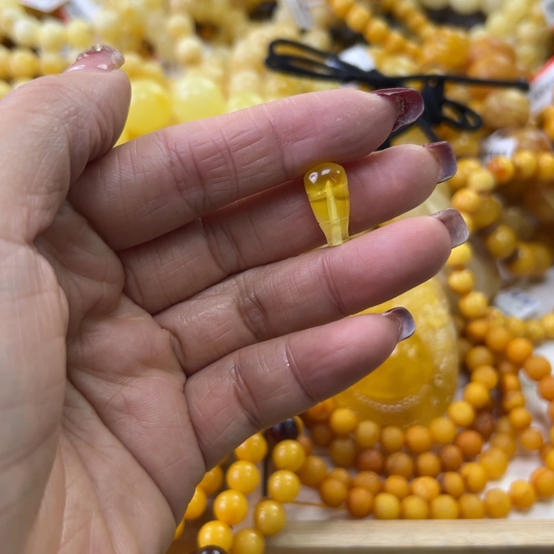 琥珀珠宝奇石未镶嵌