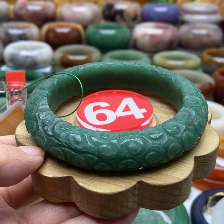 未镶嵌手镯石英质玉
