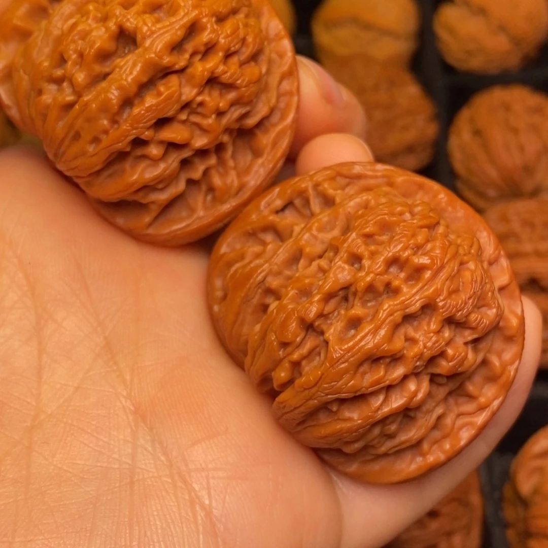 文玩核桃把件秦岭野生核桃