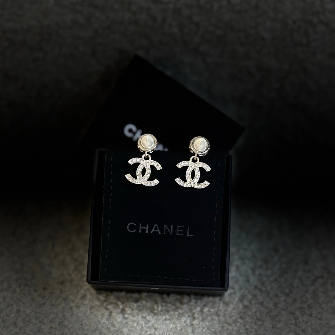 95新 Chanel/香奈儿 叮叮奢／珍珠镶钻双C耳环／成色直播间为准