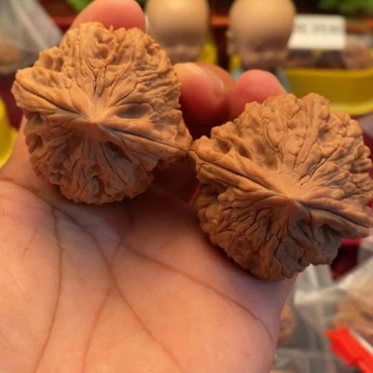 【闪购商品】文玩核桃吊坠小*壳大古石