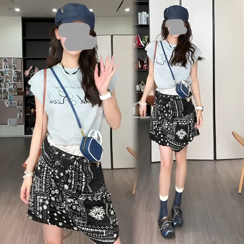 潮牌小众独特无袖连衣裙女2025夏季时尚字母印花无袖T恤别致裙子