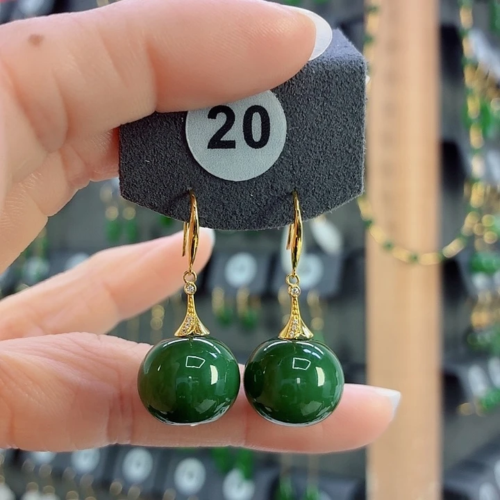 和田玉18K金镶嵌耳饰