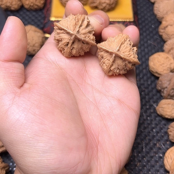 吊坠文玩核桃四棱