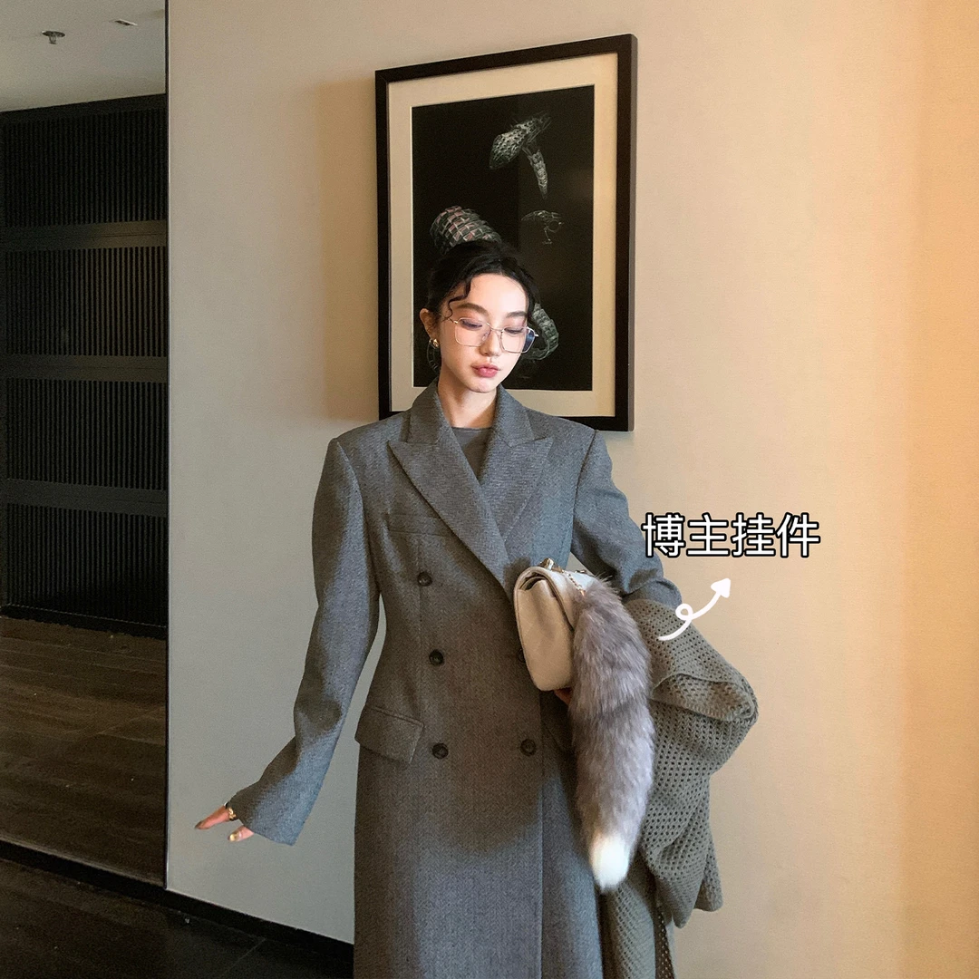 区区欧阳真毛狐狸毛尾巴挂饰配饰精致时尚设计感小众包包挂件饰品