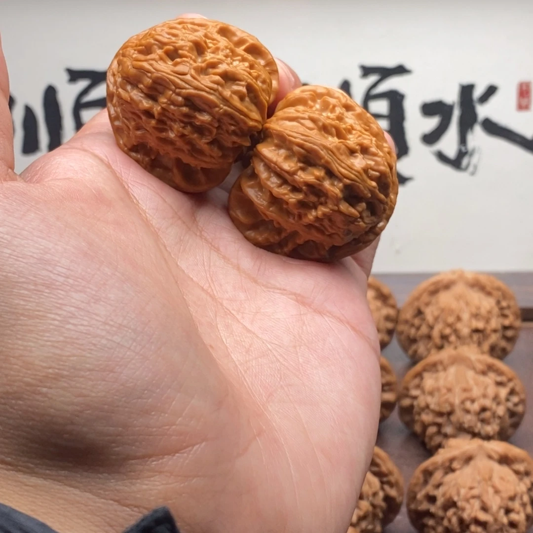 文玩核桃吊坠三角白40尺微修