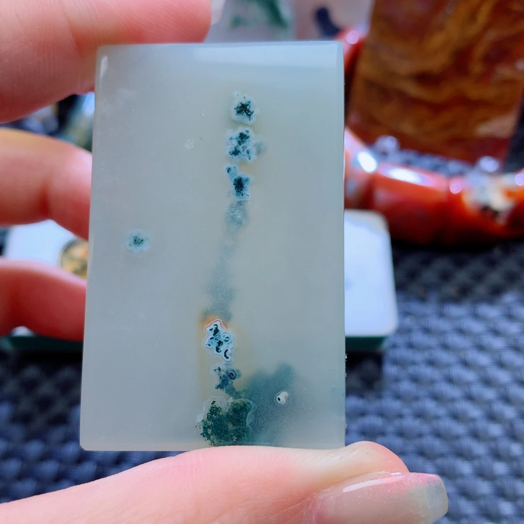 未镶嵌颈饰玛瑙/玉髓小*