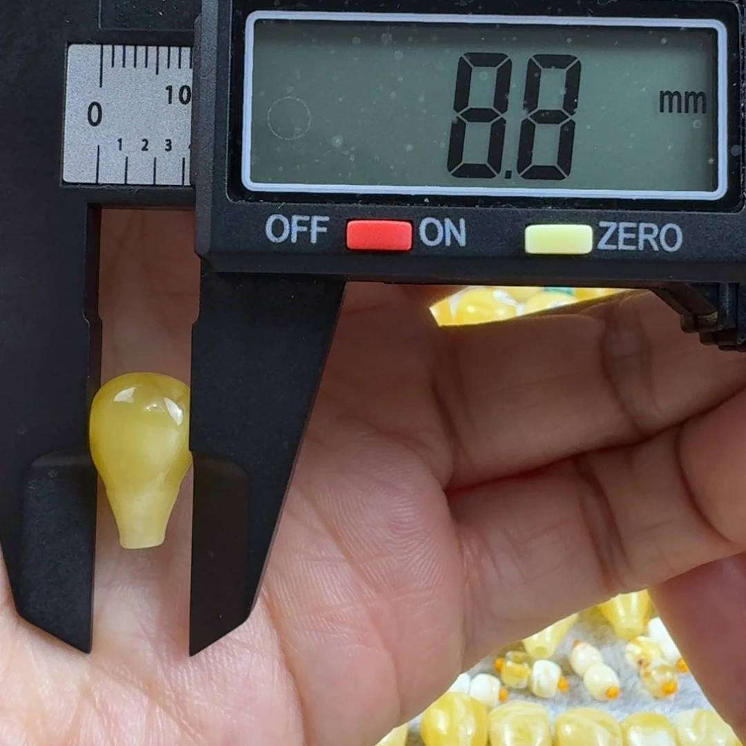 蜜蜡未镶嵌裸石13杂